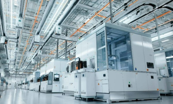 半導體群山成形！AI掀史上最大擴廠潮